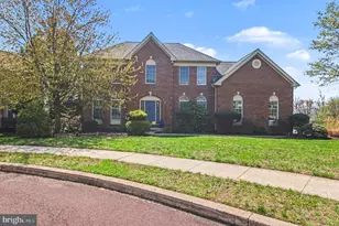 2106 Peregrine Cir, Norristown, PA 19403 - Photo 2