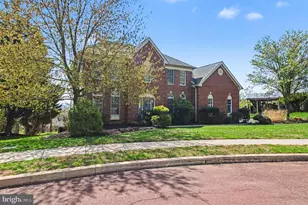 2106 Peregrine Cir, Norristown, PA 19403 - Photo 4