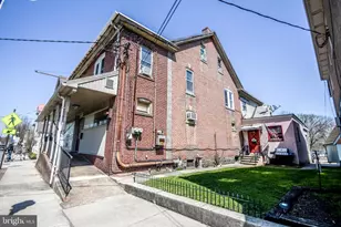 82 Main St, Pennsburg, PA 18073 - Photo 2