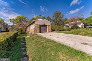 266 Tomkenn Rd, Wynnewood, PA 19096 - Photo 4