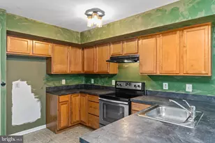 769 Hunter Dr, Pennsburg, PA 18073 - Photo 12