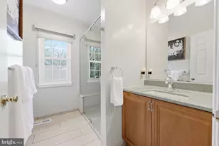327 Abbey Ln, Lansdale, PA 19446 - Photo 22