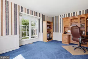 327 Abbey Ln, Lansdale, PA 19446 - Photo 6