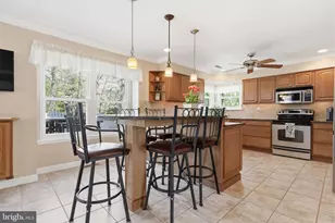 327 Abbey Ln, Lansdale, PA 19446 - Photo 10