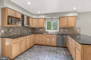 4908 Martha Ln, Schwenksville, PA 19473 - Photo 8