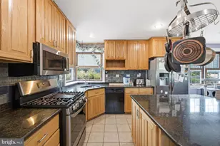 2128 Sunnyside Ave, Pottstown, PA 19464 - Photo 4