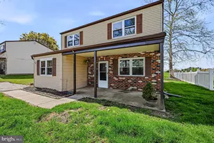 140 Wildflower Dr, Plymouth Meeting, PA 19462 - Photo 2