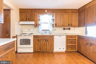 33 Onyx Ln, Gilbertsville, PA 19525 - Photo 8