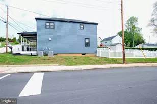 298 Summit Ave, Conshohocken, PA 19428 - Photo 14