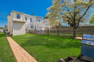 411 W 10th Ave, Conshohocken, PA 19428 - Photo 30