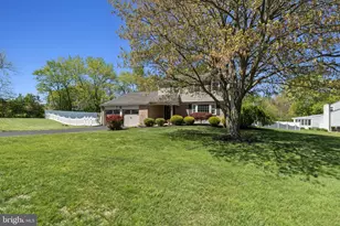 285 Manor Rd, Harleysville, PA 19438 - Photo 2