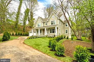 13 Elmwood Ave, Narberth, PA 19072 - Photo 2