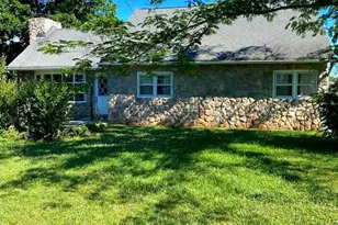 1070 Main St, Linfield, PA 19468 - Photo 2