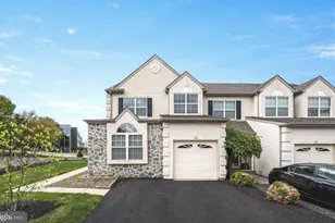 613 Fawn Cir, King of Prussia, PA 19406 - Photo 2