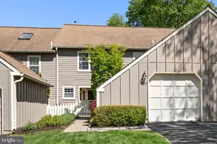 289 Tulip Tree Ct, Blue Bell, PA 19422 - Photo 2