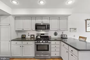 8807 Hawthorne Ln, Wyndmoor, PA 19038 - Photo 16