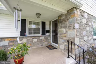 604 N Line St, Lansdale, PA 19446 - Photo 2