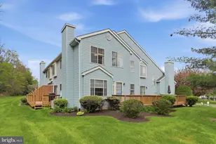 379 Pondview Dr, Harleysville, PA 19438 - Photo 2