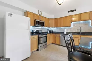 379 Pondview Dr, Harleysville, PA 19438 - Photo 10