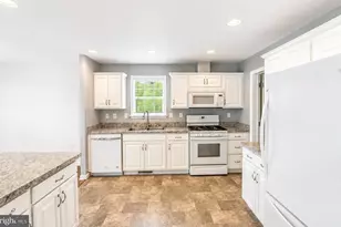 423 Honeysuckle Ln, Blue Bell, PA 19422 - Photo 18