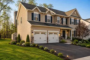 3009 Lynwood Ct, Pennsburg, PA 18073 - Photo 2