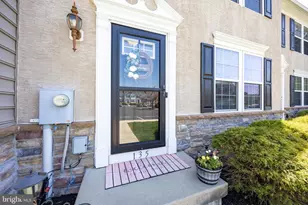 135 Sandpiper Ct, Gilbertsville, PA 19525 - Photo 2