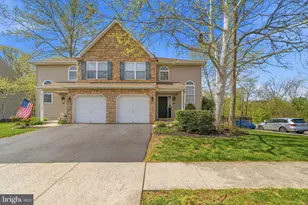 201 Shirley Ln, Pennsburg, PA 18073 - Photo 2