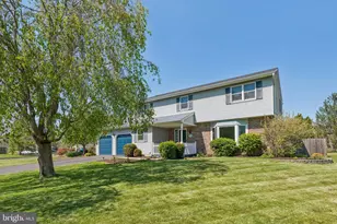 1375 Downing Dr, Hatfield, PA 19440 - Photo 2