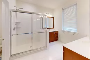 909 Lakeview Ct, King of Prussia, PA 19406 - Photo 10
