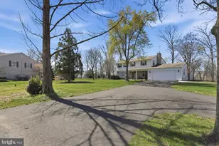 372 Oak Dr, Souderton, PA 18964 - Photo 4