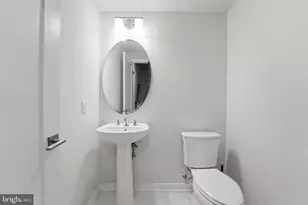 2030 Julia Dr, Conshohocken, PA 19428 - Photo 32
