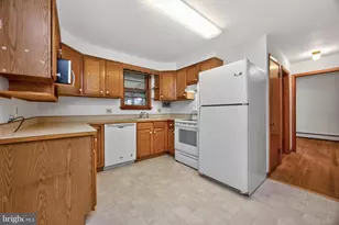 234 W Chestnut St, Souderton, PA 18964 - Photo 4