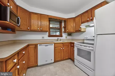 234 W Chestnut Street, Souderton, PA 18964 - Photo 2