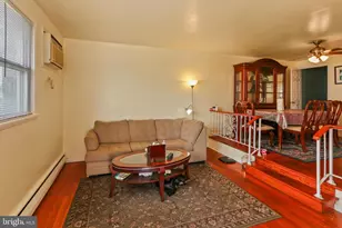418 Jefferson St, Lansdale, PA 19446 - Photo 2