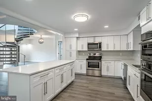 21510 Valley Forge Cir, King of Prussia, PA 19406 - Photo 10