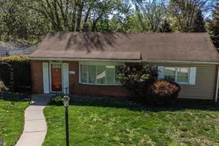 18 Mulberry Ln, Plymouth Meeting, PA 19462 - Photo 2