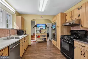 6 Overbrook Pkwy, Wynnewood, PA 19096 - Photo 18