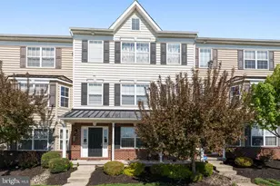 2058 Berkeley Dr, Pennsburg, PA 18073 - Photo 1