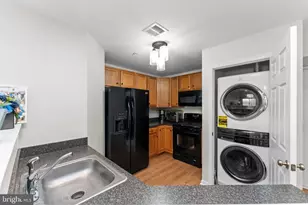2058 Berkeley Dr, Pennsburg, PA 18073 - Photo 6