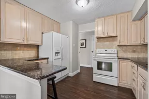 666 W Germantown Pike, Plymouth Meeting, PA 19462 - Photo 8