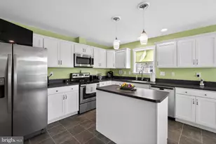 411 Honeysuckle Ln, Blue Bell, PA 19422 - Photo 10