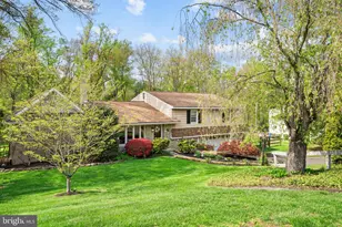 139 Greenwood Dr, Willow Grove, PA 19090 - Photo 2
