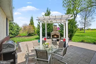 825 Clubhouse Dr, Harleysville, PA 19438 - Photo 8