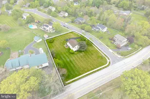 892 Carriage Way, Lansdale, PA 19446 - Photo 2