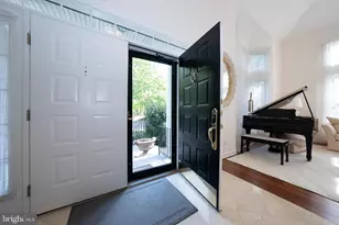 416 Spring Garden Ln, Conshohocken, PA 19428 - Photo 2