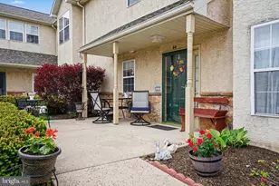 44 Stuart Dr, Norristown, PA 19401 - Photo 2