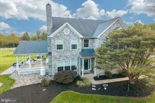356 Robin Ln, Collegeville, PA 19426 - Photo 2