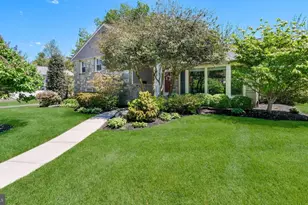 2002 Lantern Ln, Oreland, PA 19075 - Photo 2