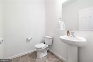 1083 Smyth Ln, Pennsburg, PA 18073 - Photo 8