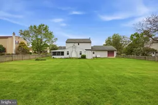 328 Courtland Ave, Harleysville, PA 19438 - Photo 2